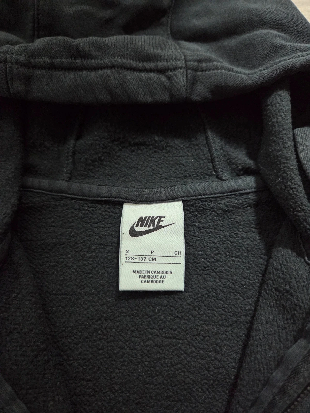 Zwarte joggingbroek en Nike t-shirt 8 jaar – photo 6